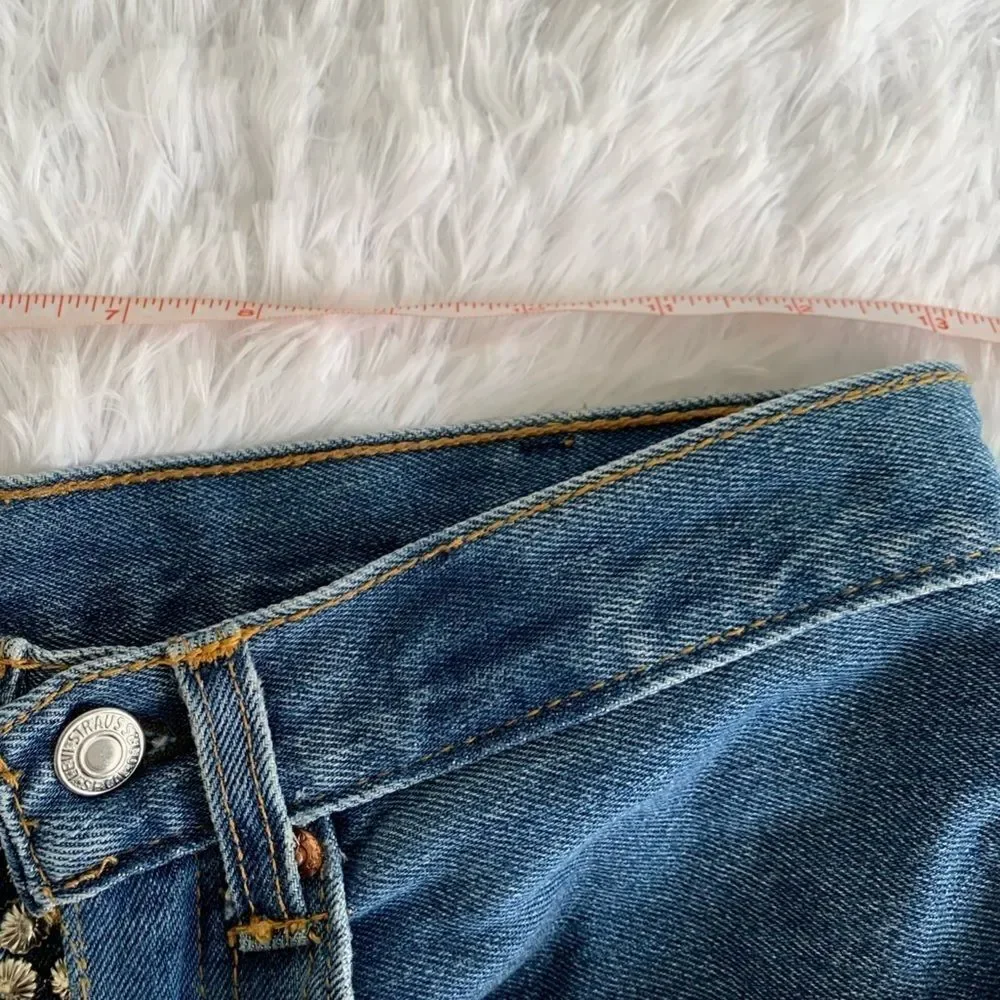 LEVIS 550 DENIM STUDDED CUTOFF SHORTS